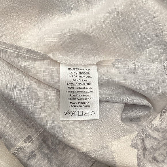 Jacqui E Elegant Cream and Gray Blouse - Picture 6 of 7